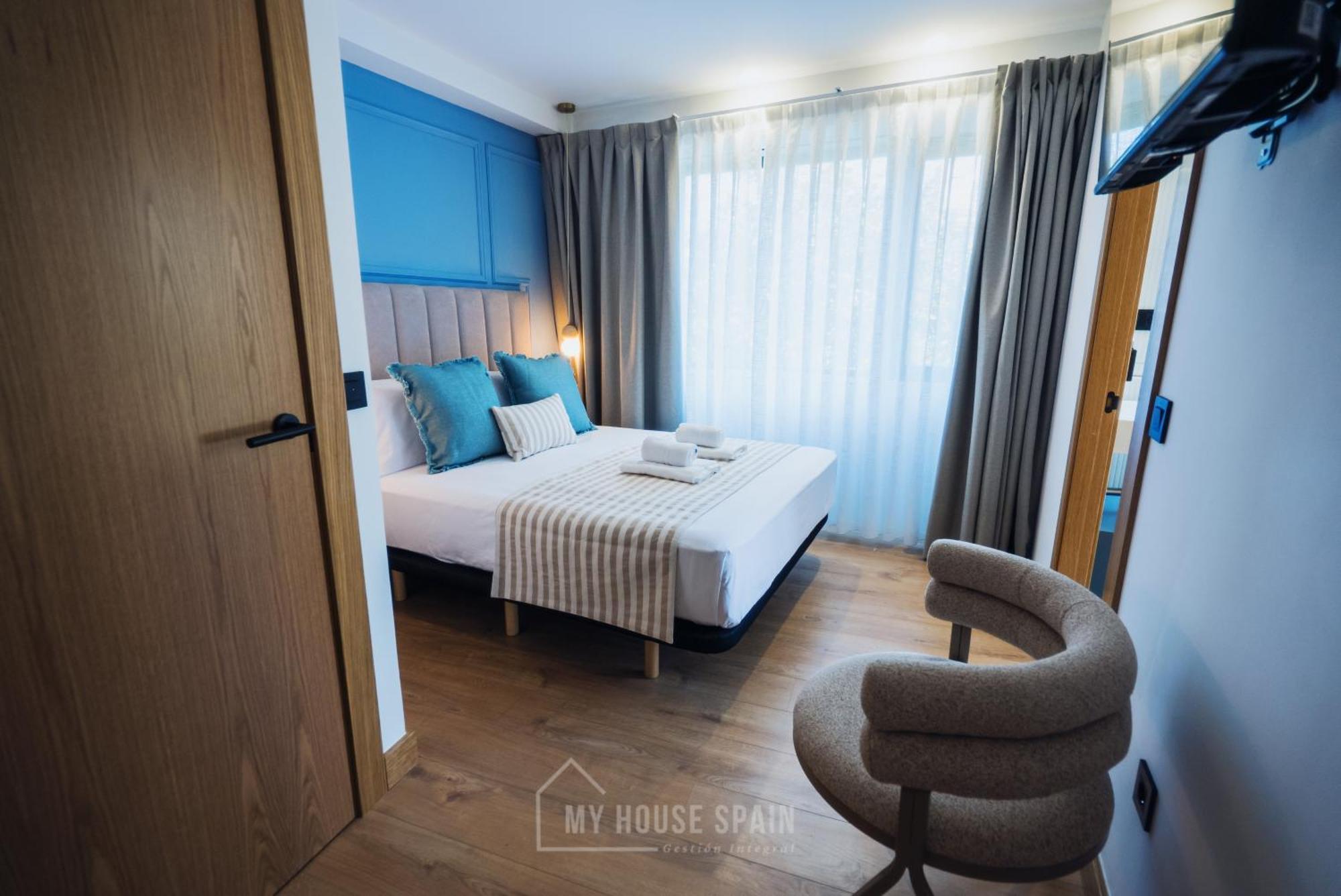 Hotel By Myhousespain 2*
